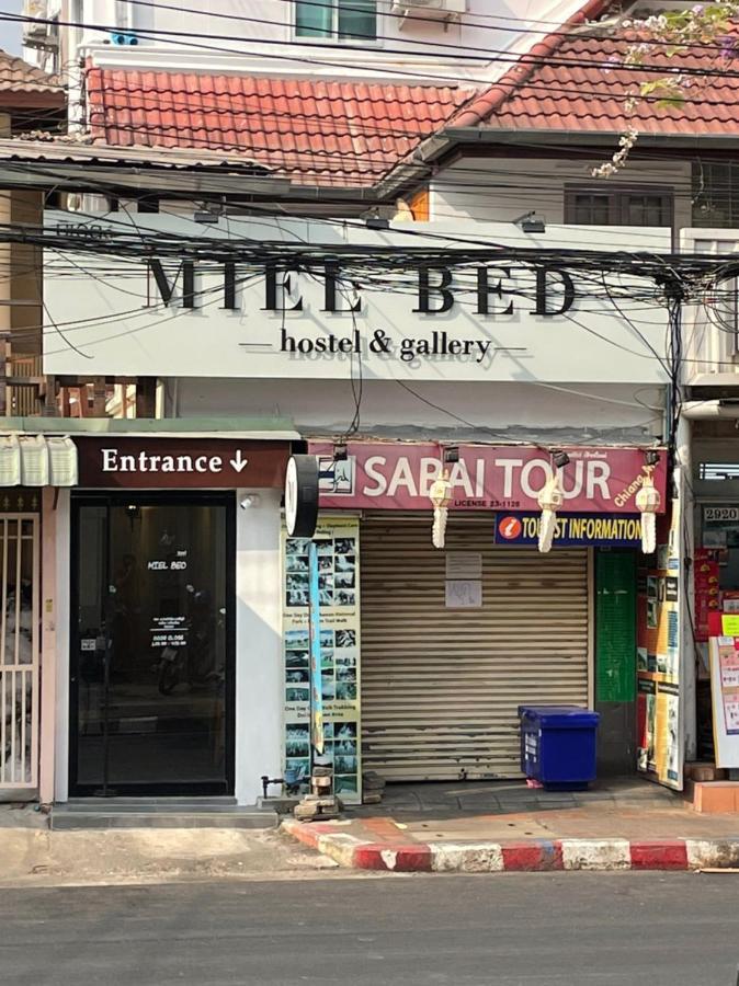 Miel Bed Hostel & Gallery Chiang Mai Exterior photo