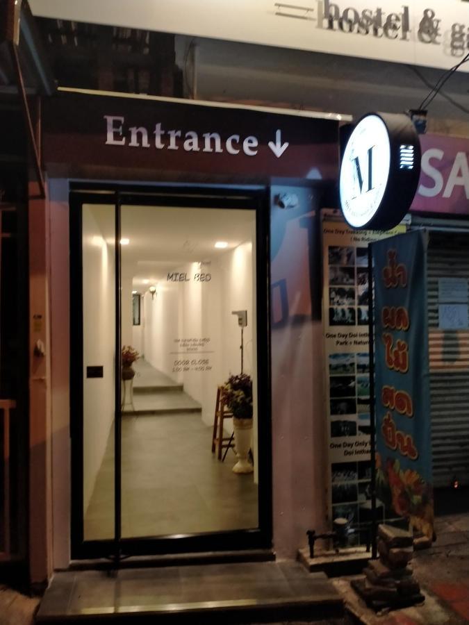 Miel Bed Hostel & Gallery Chiang Mai Exterior photo