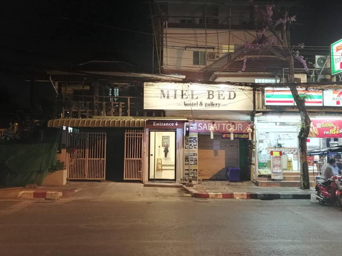 Miel Bed Hostel & Gallery Chiang Mai Exterior photo