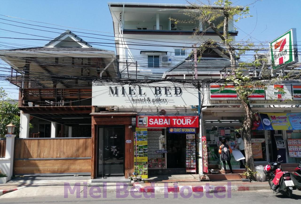 Miel Bed Hostel & Gallery Chiang Mai Exterior photo