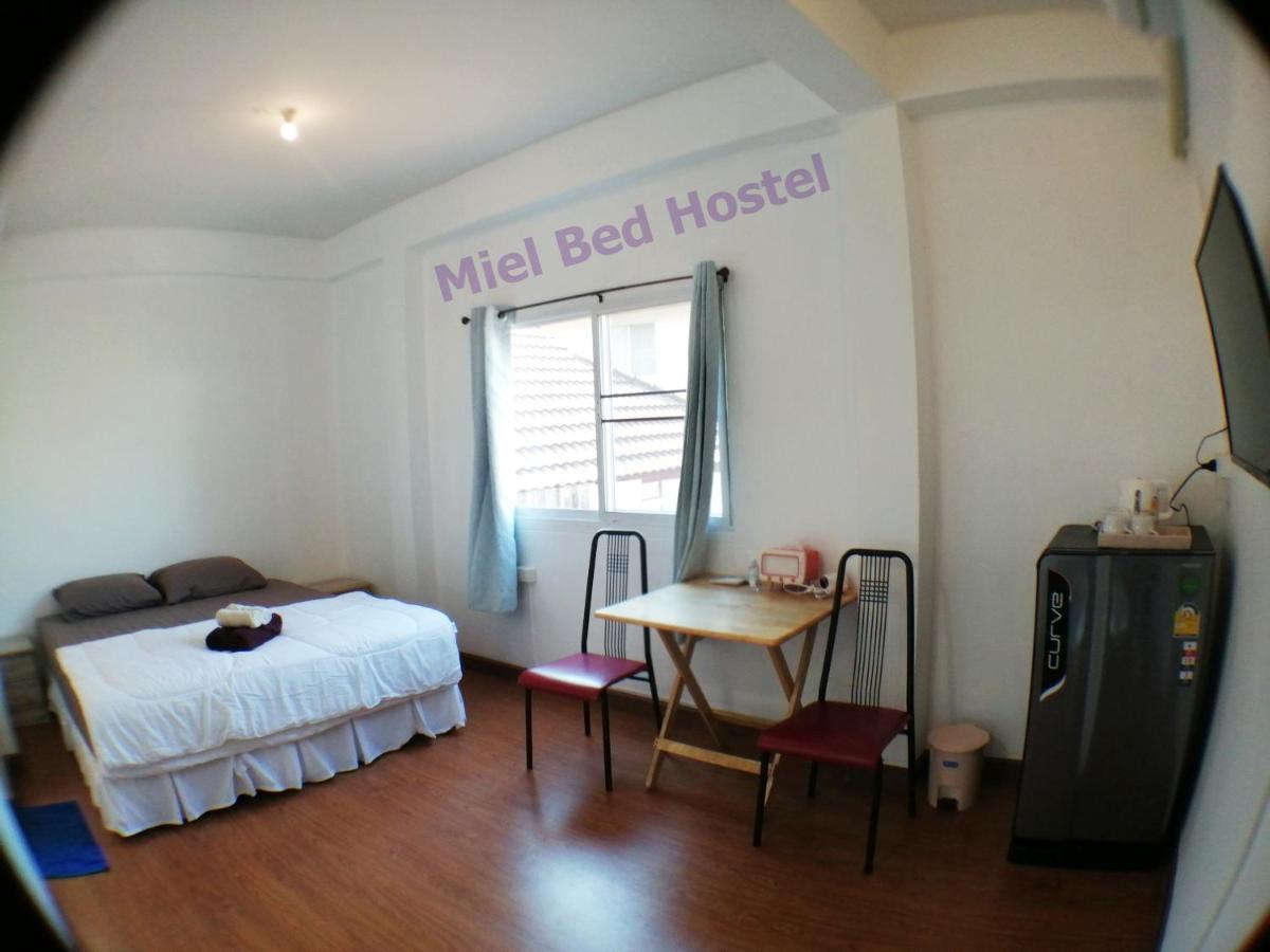 Miel Bed Hostel & Gallery Chiang Mai Exterior photo