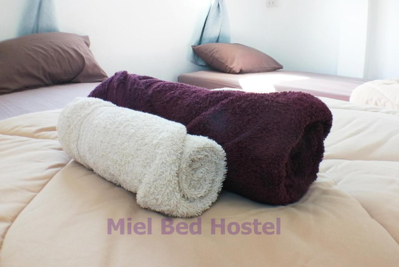 Miel Bed Hostel & Gallery Chiang Mai Exterior photo