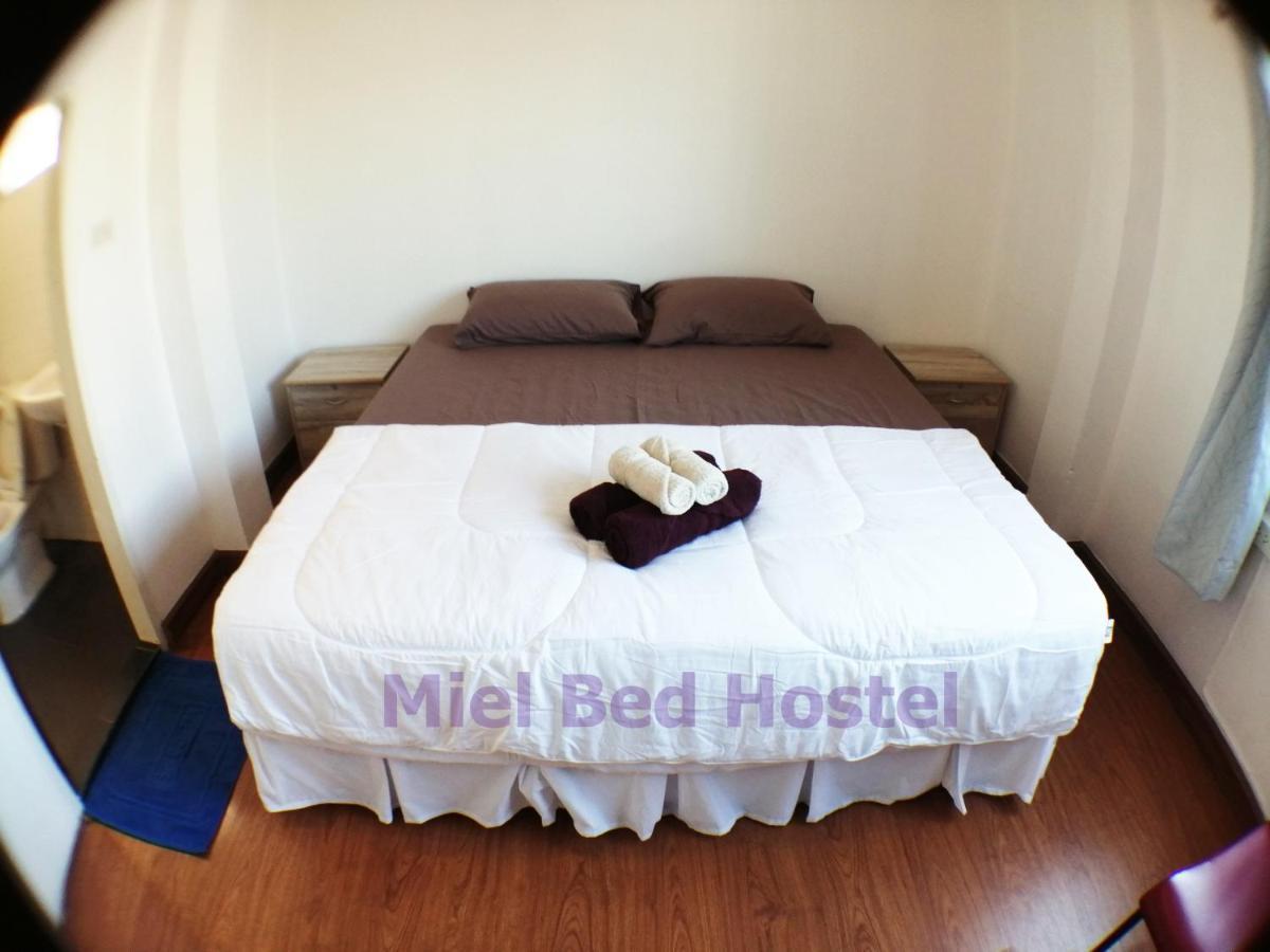 Miel Bed Hostel & Gallery Chiang Mai Exterior photo