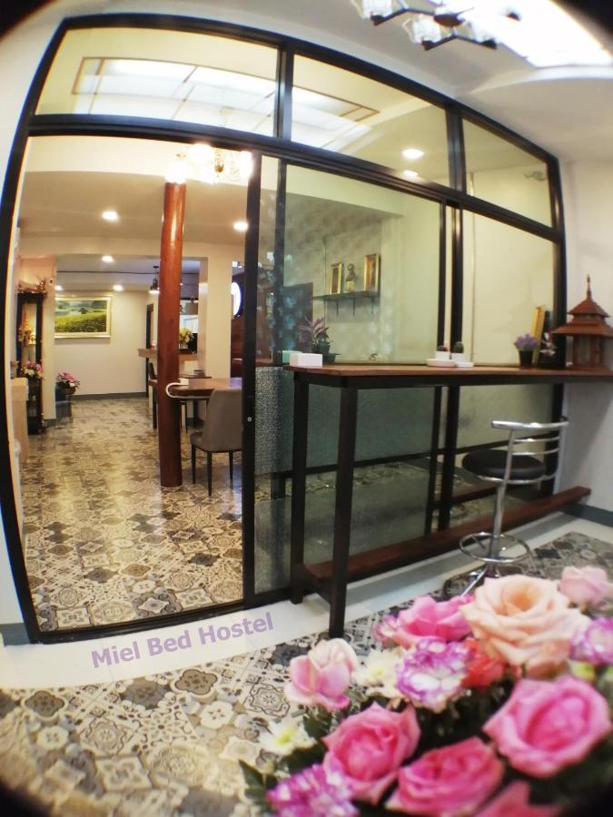 Miel Bed Hostel & Gallery Chiang Mai Exterior photo
