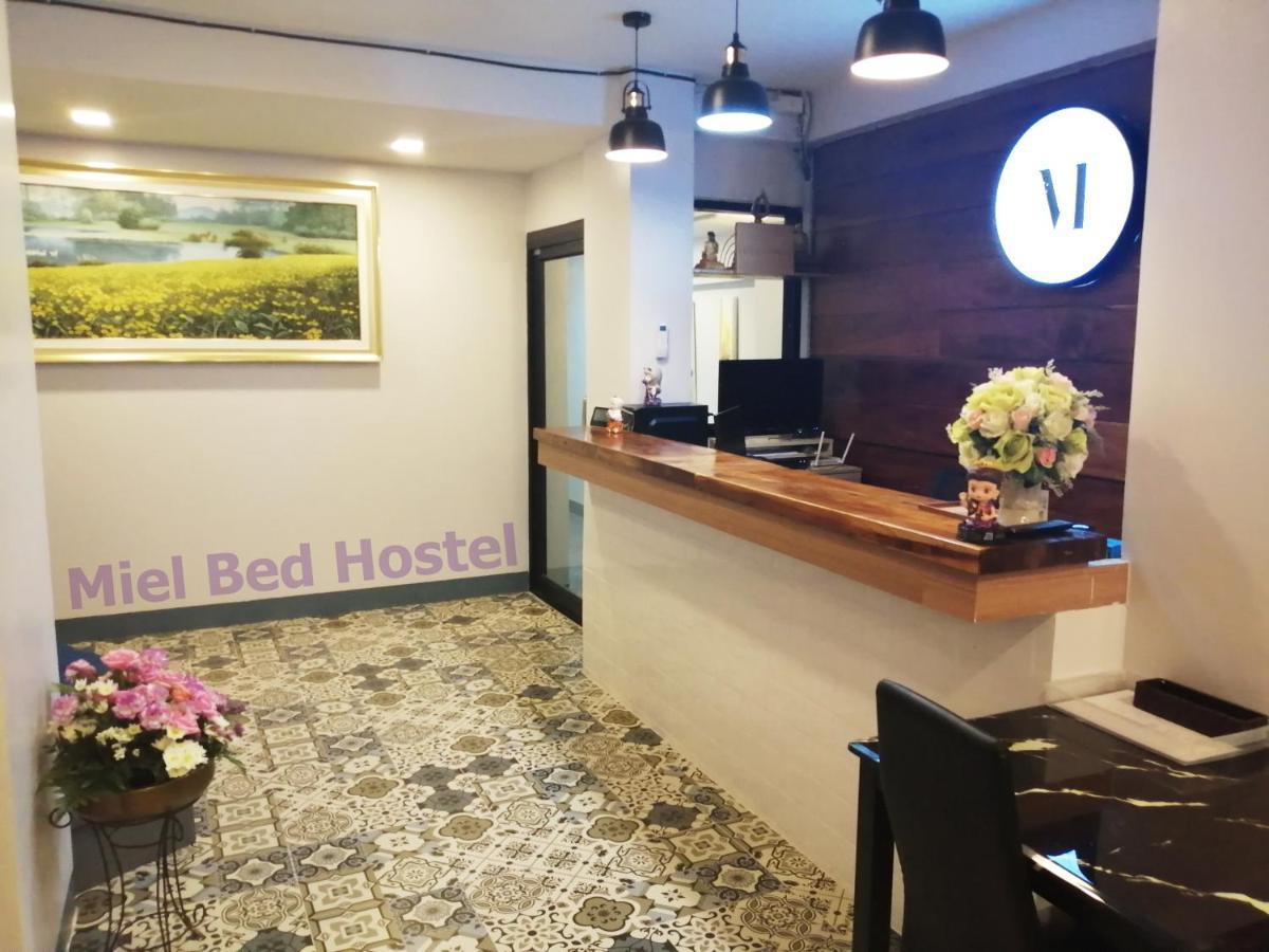 Miel Bed Hostel & Gallery Chiang Mai Exterior photo