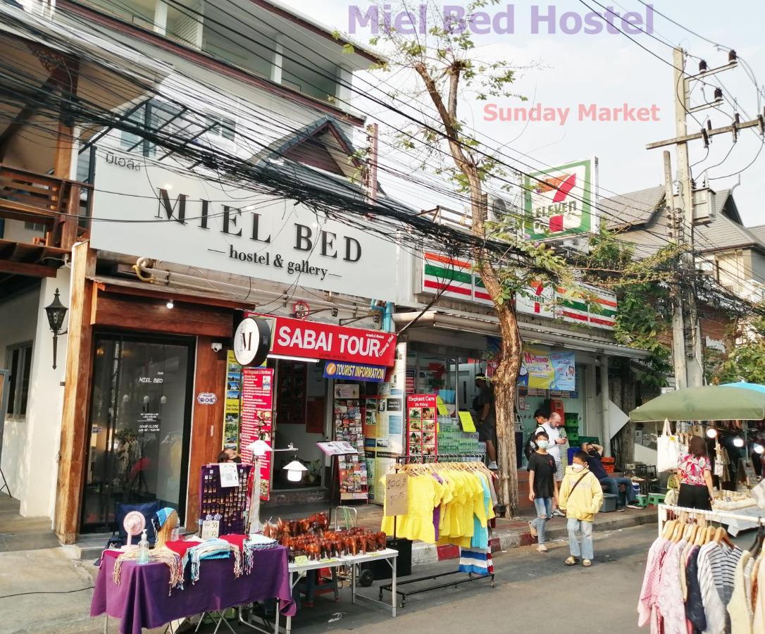 Miel Bed Hostel & Gallery Chiang Mai Exterior photo