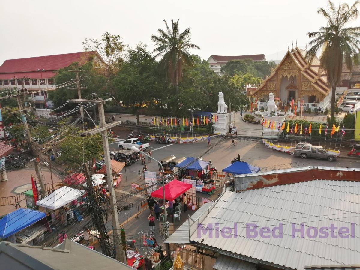 Miel Bed Hostel & Gallery Chiang Mai Exterior photo