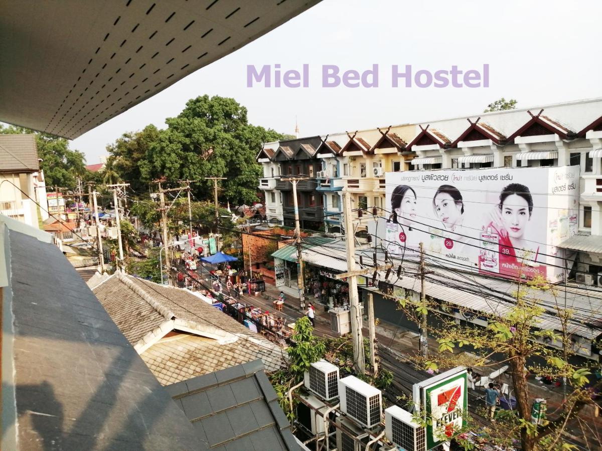 Miel Bed Hostel & Gallery Chiang Mai Exterior photo